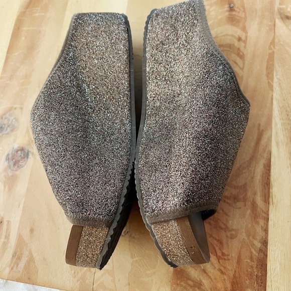 Volatile Gold Sandals Size 7 - Picture 4 of 4